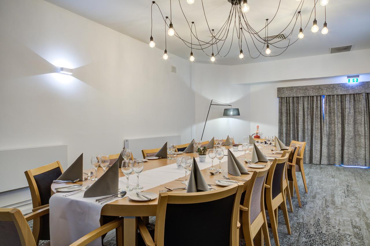 ホテル Warwick Conferences - Radcliffe Tile Hill エクステリア 写真